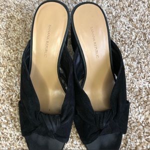 Banana Republic Peep Toe Knot Mule
